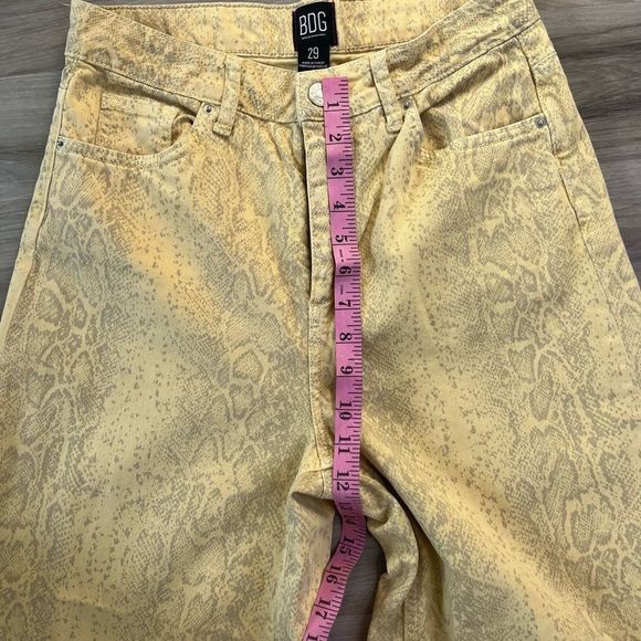 Urban Outfitters BDG 29 Yellow Snakeskin Super Flare Leg Jeans - Picture 12 of 15